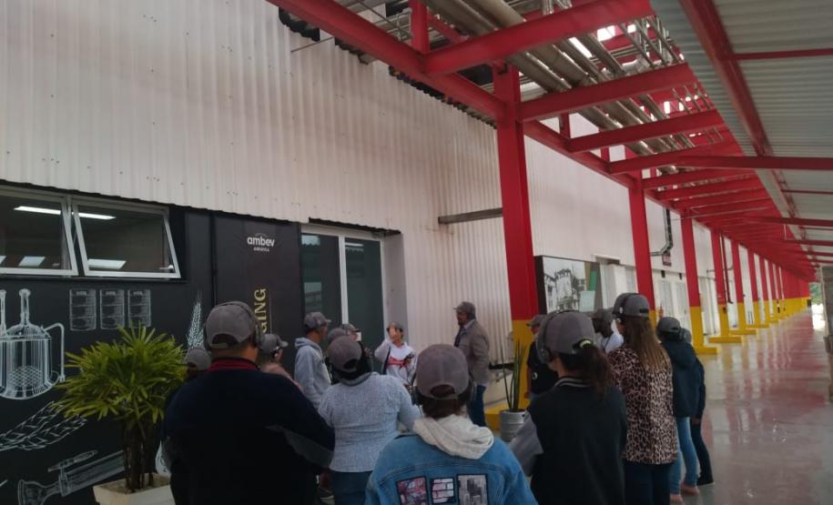 Cursos técnicos subsequentes do CE Vicente Rijo realizam visita técnica e cultural em Ponta Grossa