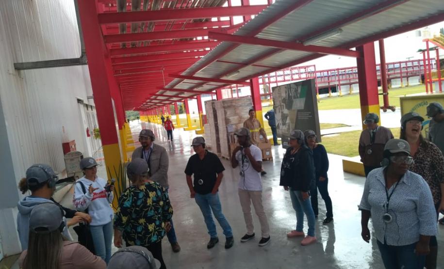 Cursos técnicos subsequentes do CE Vicente Rijo realizam visita técnica e cultural em Ponta Grossa