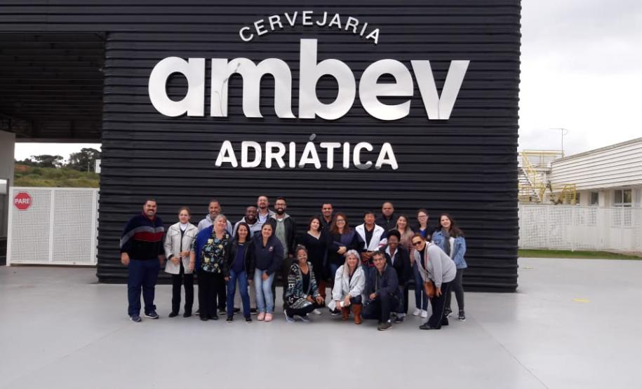 Cursos técnicos subsequentes do CE Vicente Rijo realizam visita técnica e cultural em Ponta Grossa