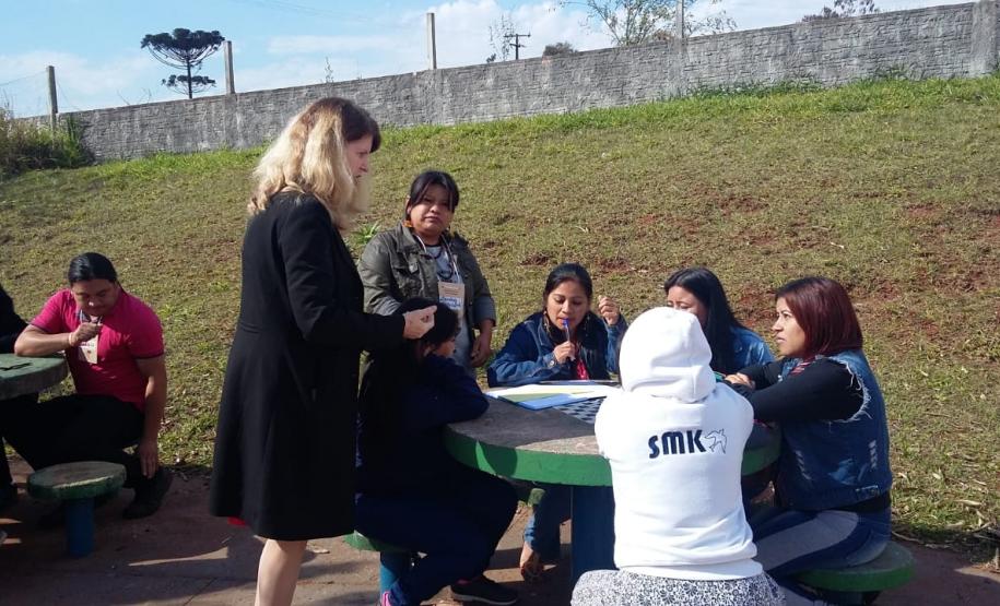 Formação para profissionais das escolas indígenas