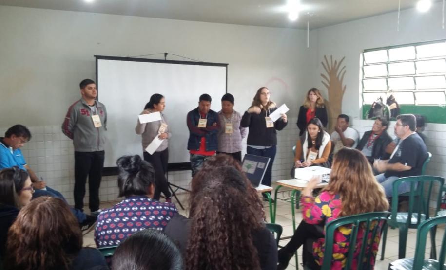 Formação para profissionais das escolas indígenas