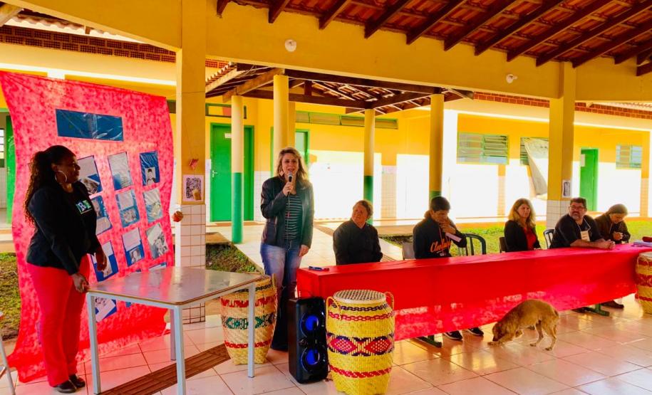 Formação para profissionais das escolas indígenas